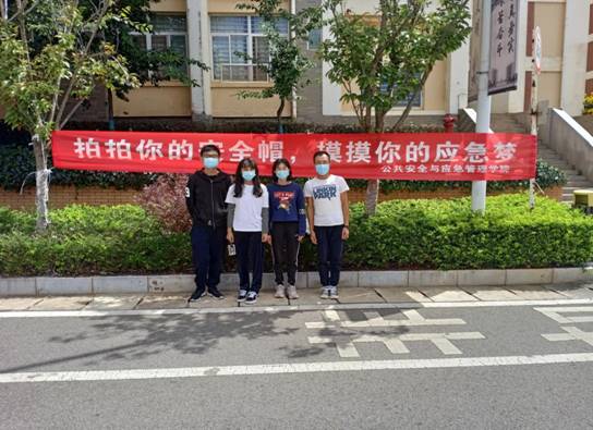 72418BF84985581EE53FD527CCACAF11